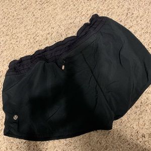 black lulu lemon shorts